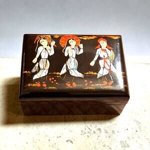 Vintage Vietnamese lacquer Jewelry Box Mother of Pearl Inlayexcellent condition